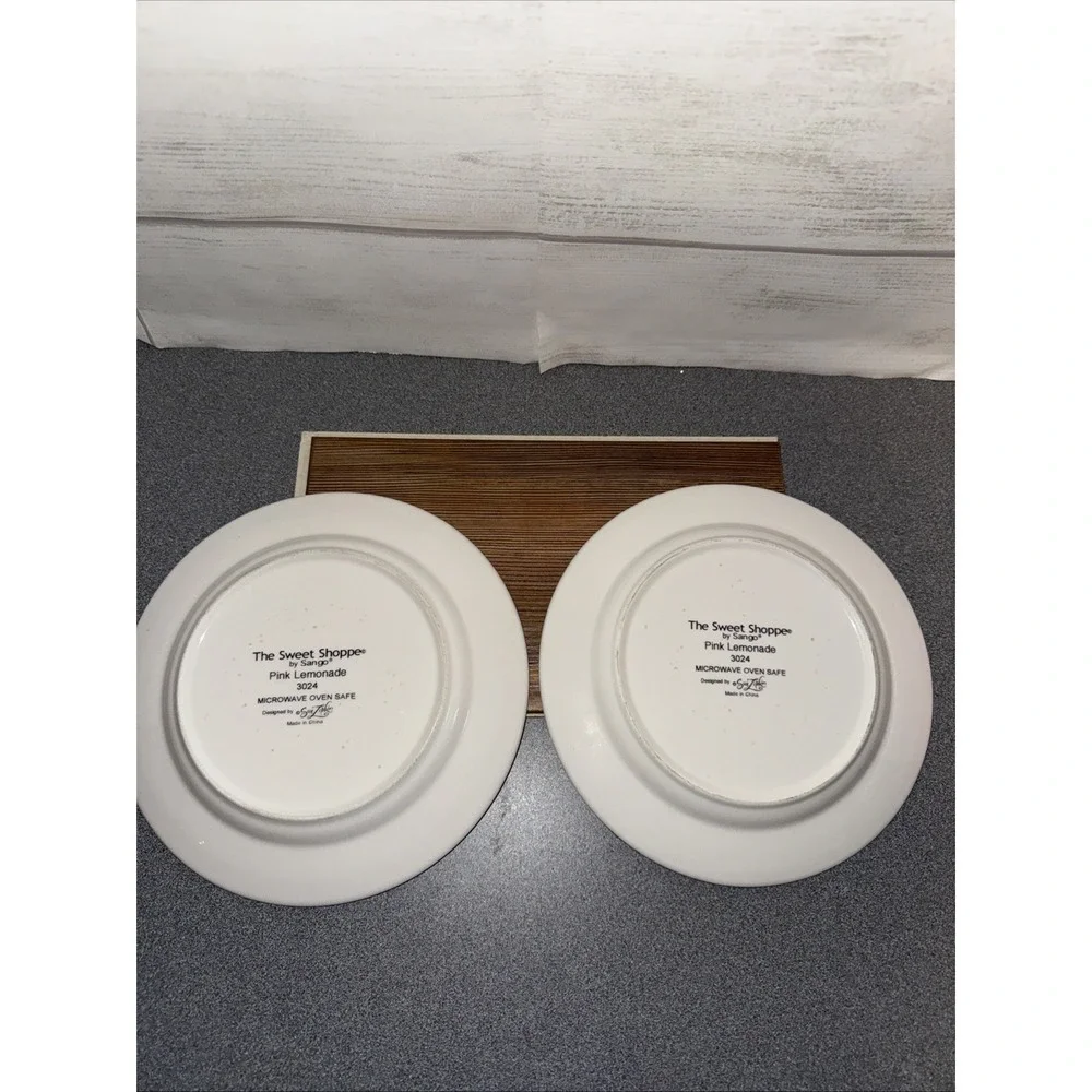 the sweet shoppe‎ by sango Sue Zipkin Salad Plates Lot Of 2 Pink Lemonade
